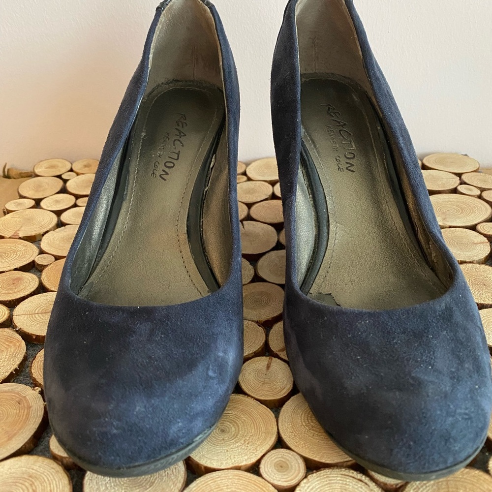 Kenneth Cole reaction navy suede wedges size 7